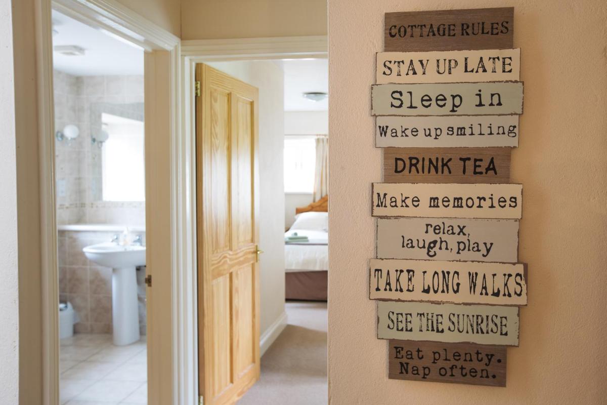 Portclew Cottages - Housity