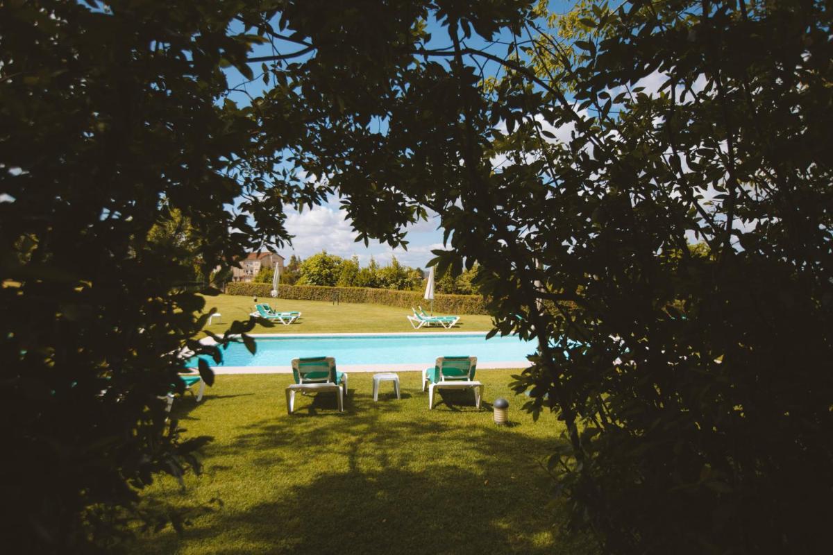 A piscina em ou perto de Conimbriga Hotel do Paço