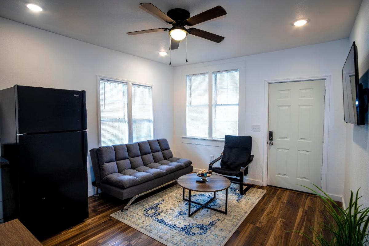 Downtown View Cozy 2BR1BA Home Sleeps 8 - Housity