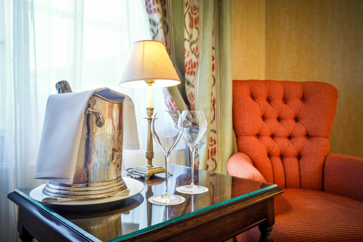 Ein Sitzbereich in der Unterkunft Hotel Stadt Hamburg
