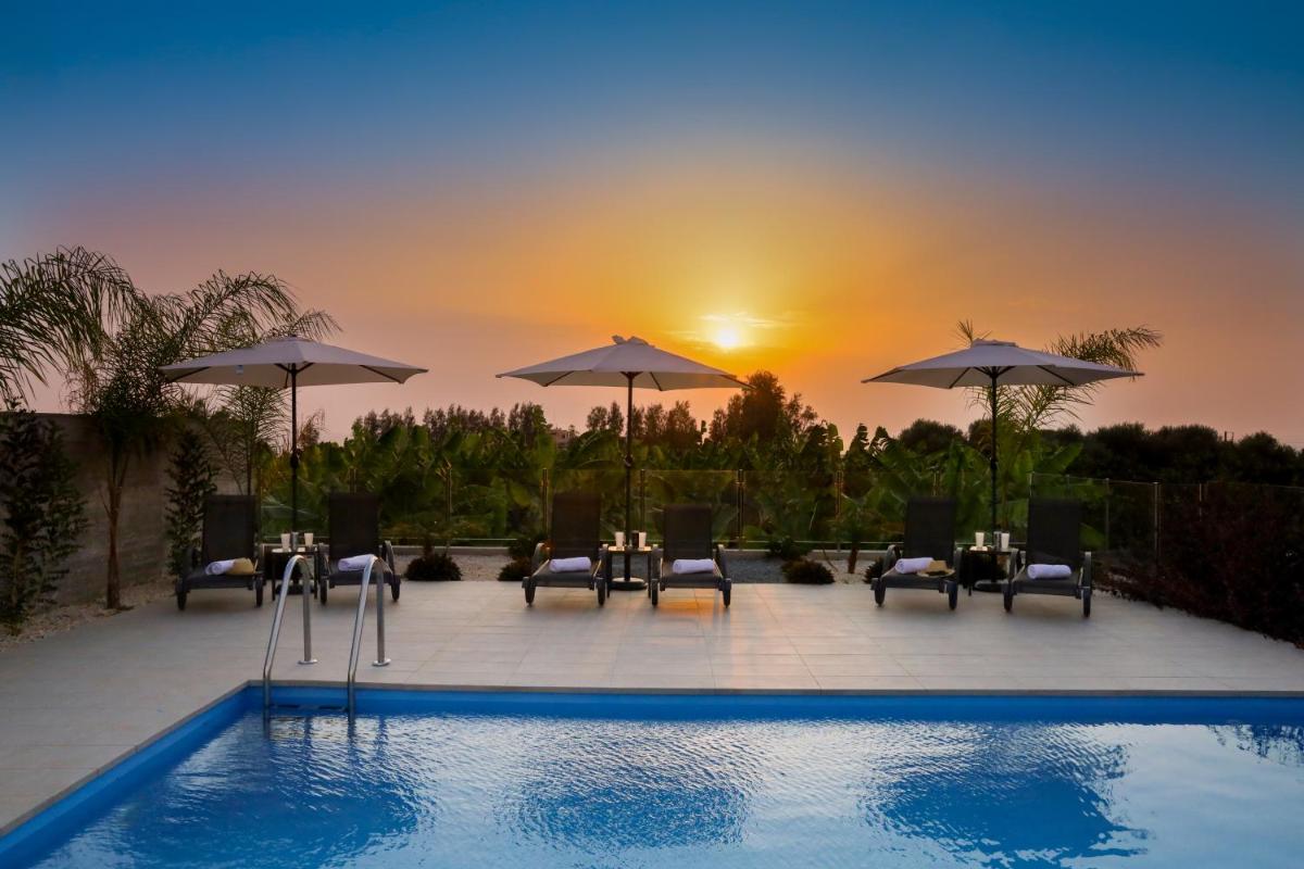 Sophia's Seaview Luxury Villas - Housity