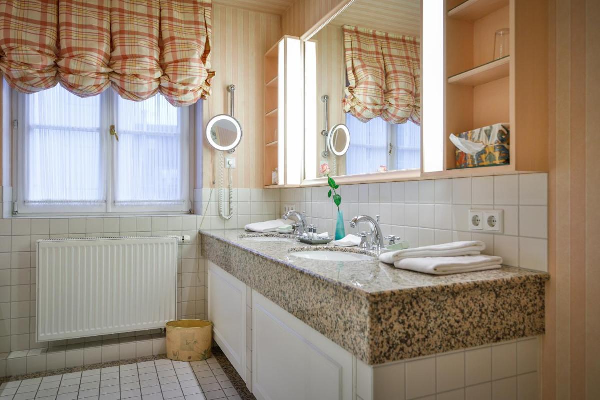 Ein Badezimmer in der Unterkunft Hotel Stadt Hamburg