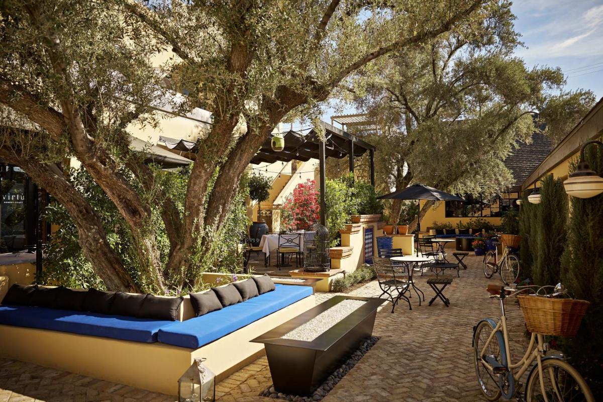 Bespoke Inn Scottsdale - Housity