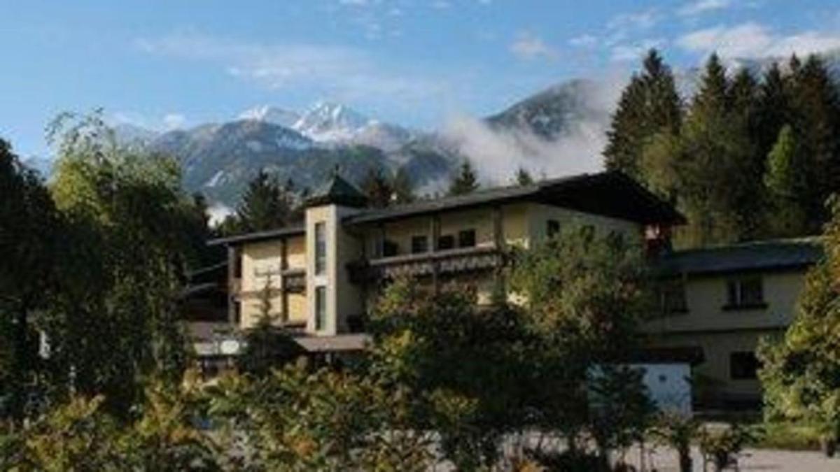 Hotel Vanda - Housity