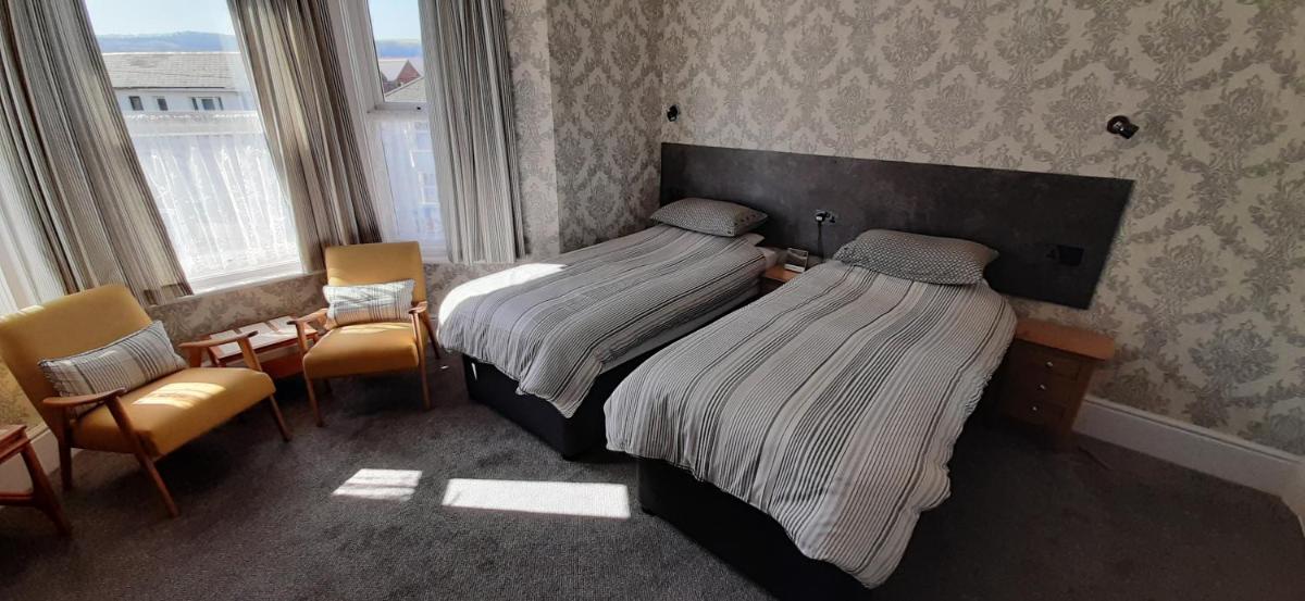 Brooke House - Housity