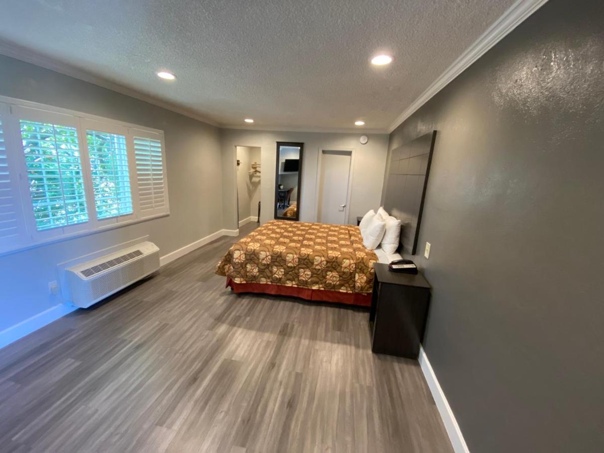Budget Inn of Hayward - Housity