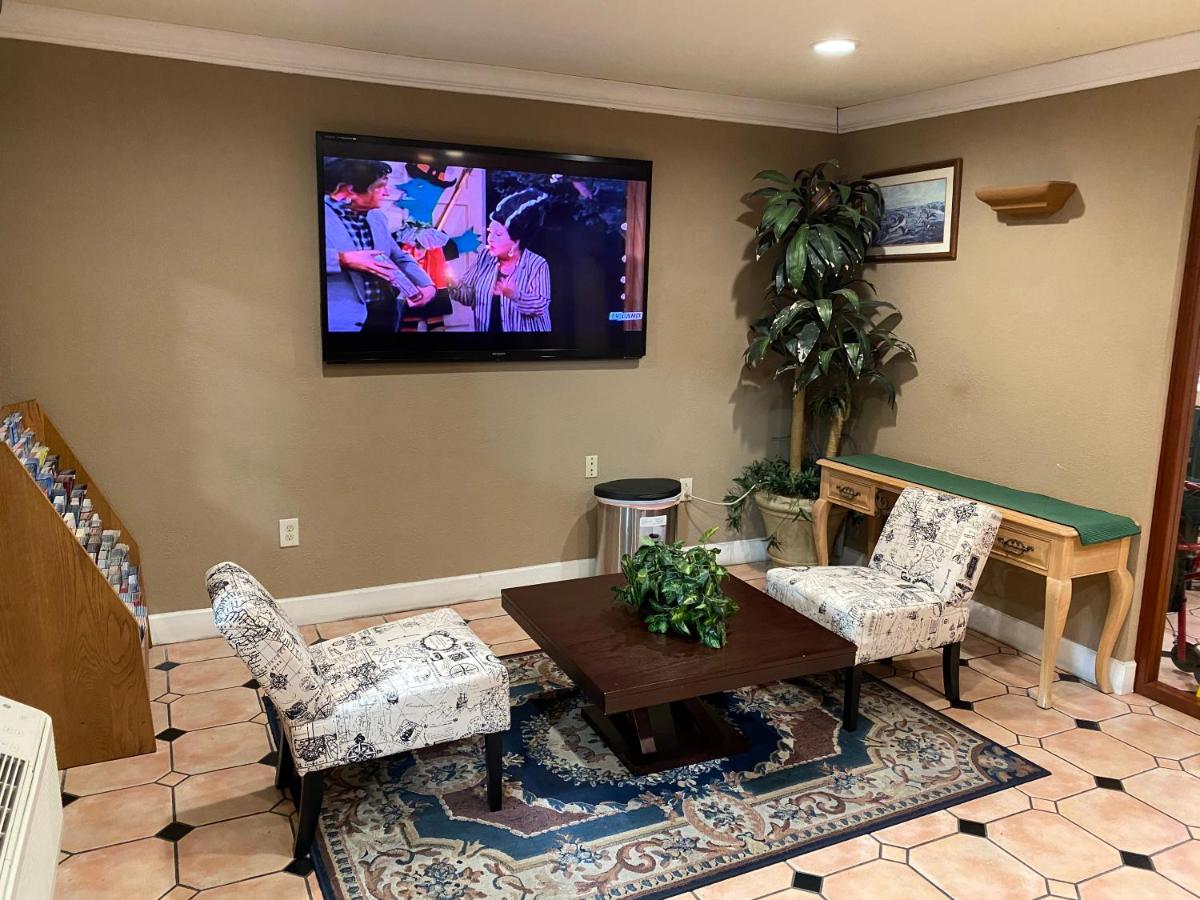 Budget Inn of Hayward - Housity