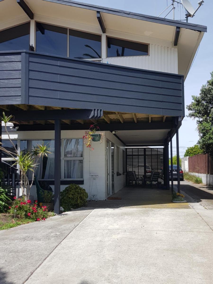 Below deck - Housity