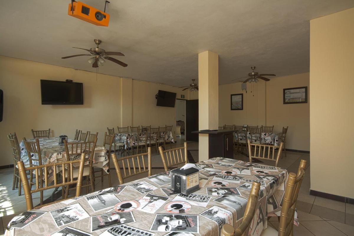 Hotel Maria Elena - Housity