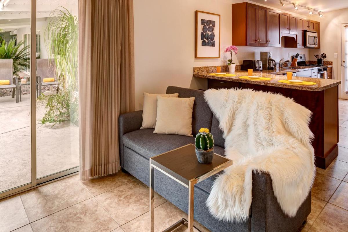 Avance Hotel - Housity