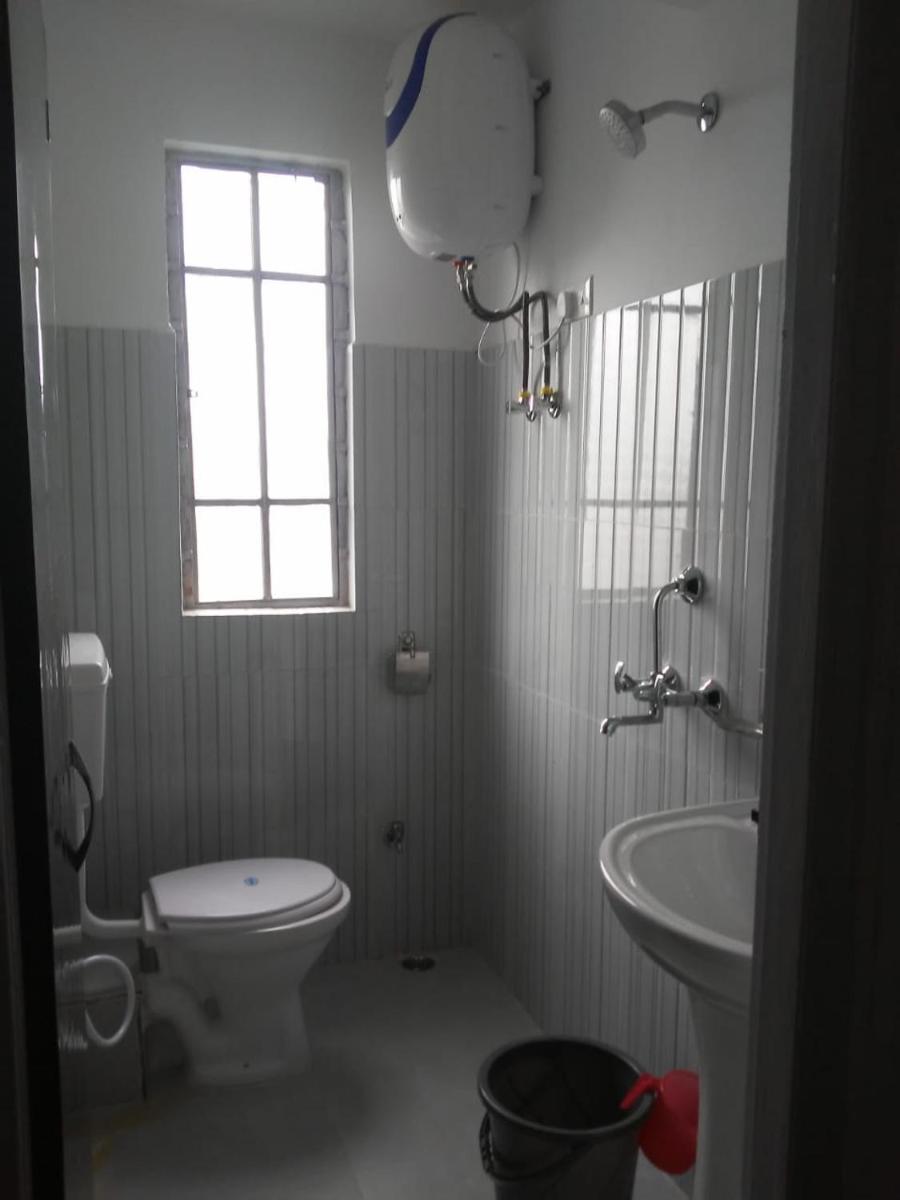 Vamoose Den - Housity