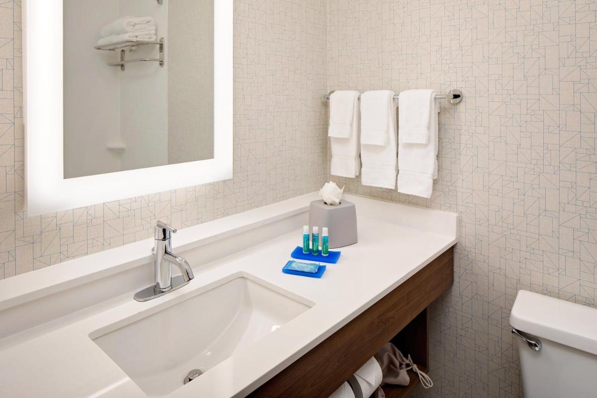 Holiday Inn Express Harrisburg East by IHG - Housity
