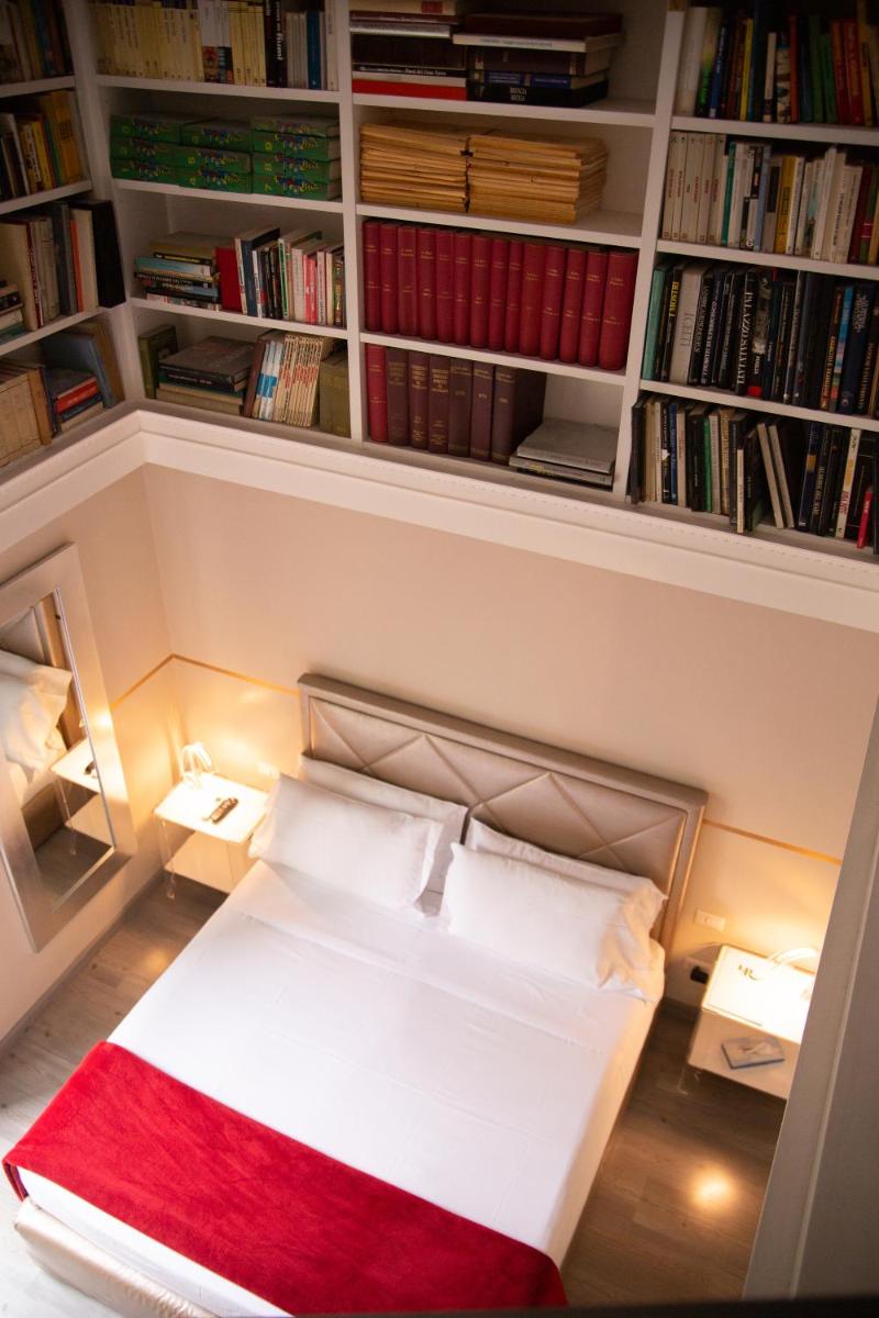 Luxury on the River - Housity