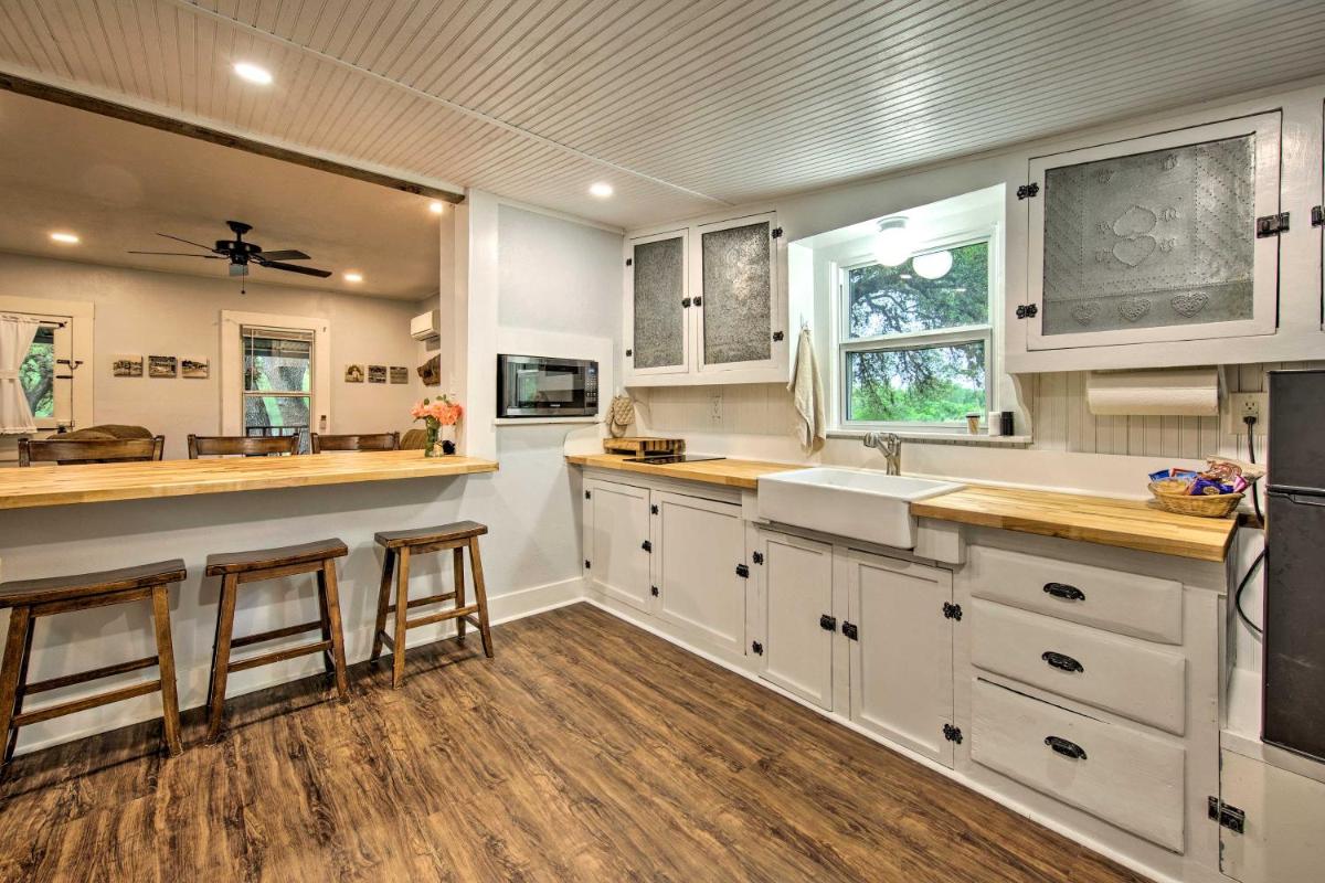 Betty Bs River House Less Than 1 Mi to Blanco State Park! - Housity