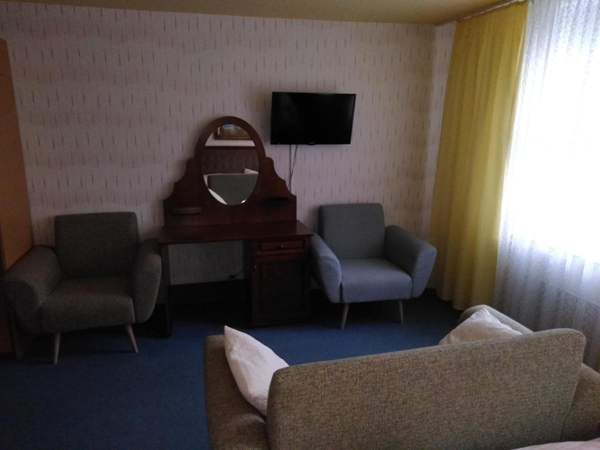 Hotel Stadt Lügde - Housity