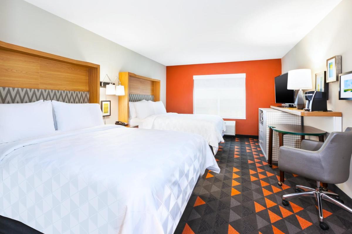 Holiday Inn & Suites - Toledo Southwest - Perrysburg by IHG - Housity