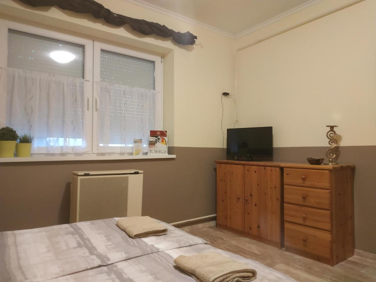 Cseresznyés Ház - Housity