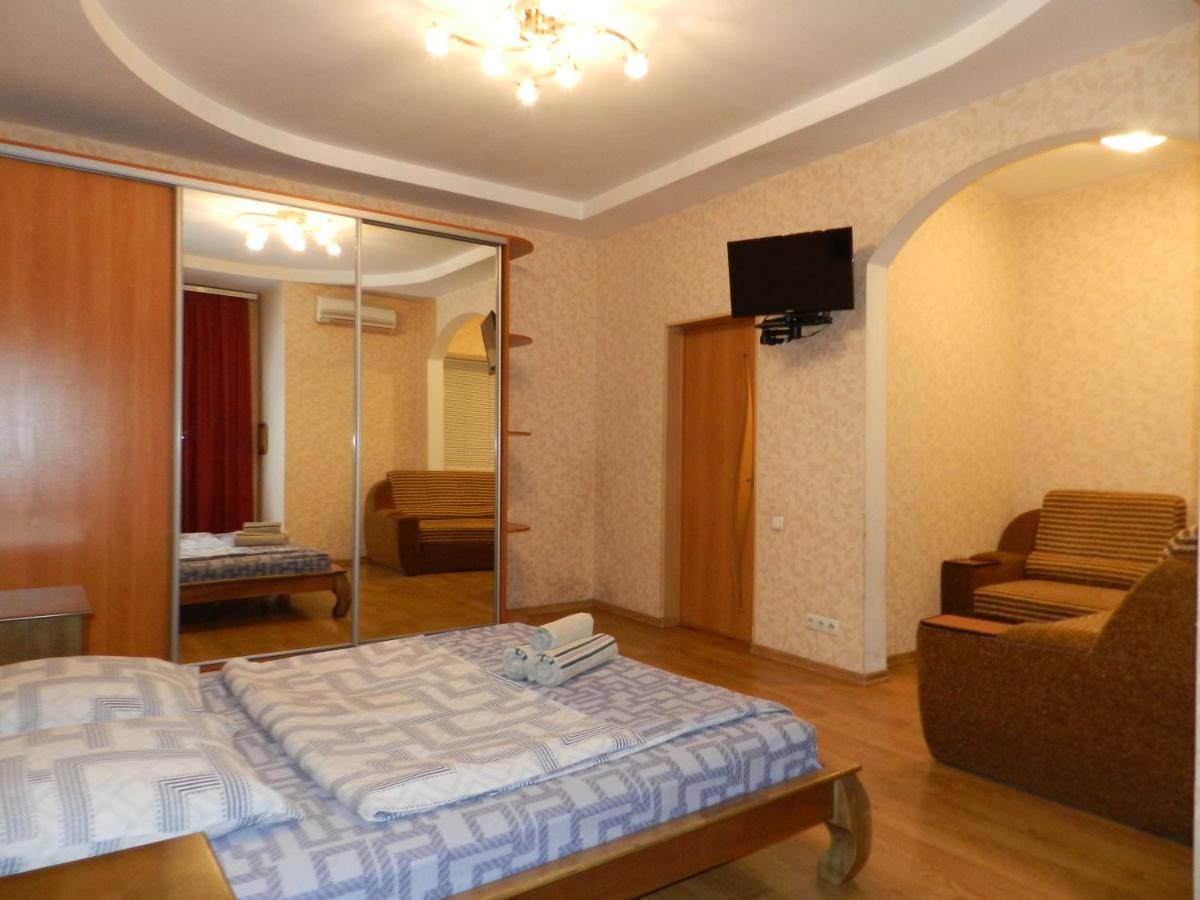 1-room Apartment 50m2 on Metalurhiv Avenue 17, by GrandHome - Housity