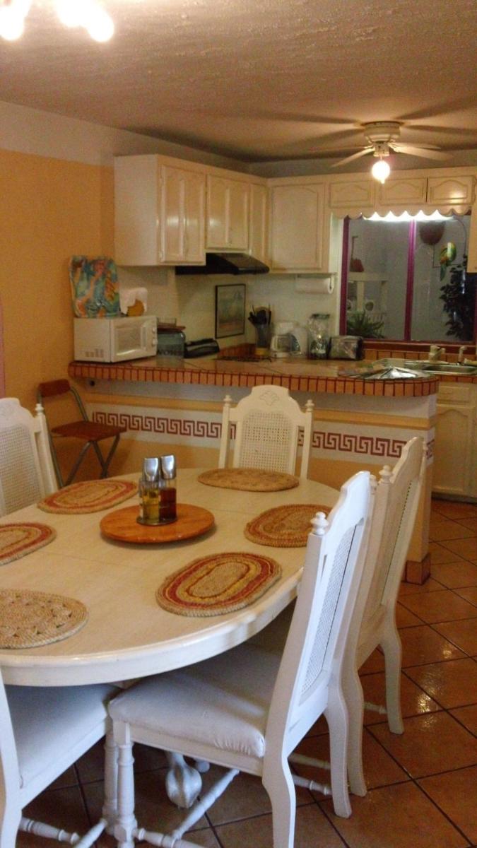 Welcome To Casa OLE Playas de Tijuana 5-Rooms 14-Guests close to Shoping Center & Beach - Hizvo