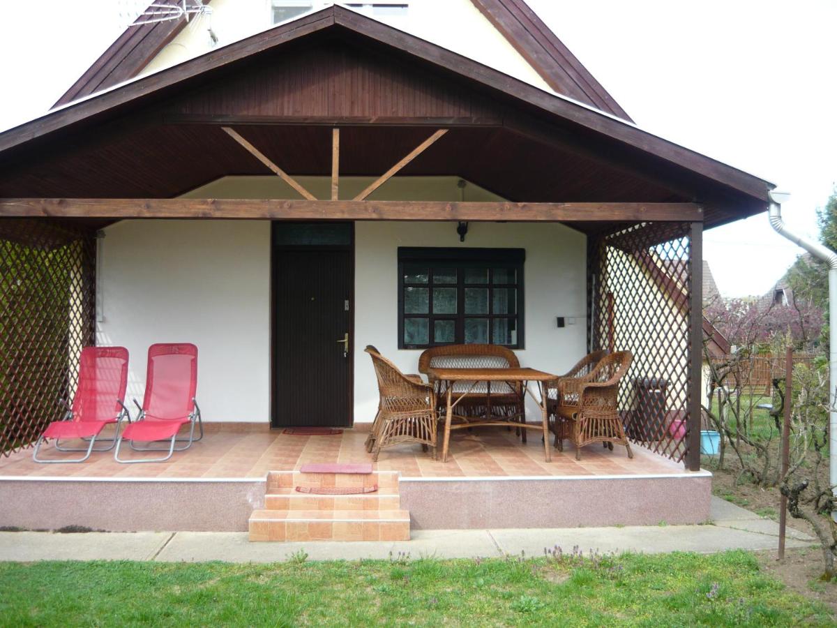 Holiday home Sellő Vendégház - Housity