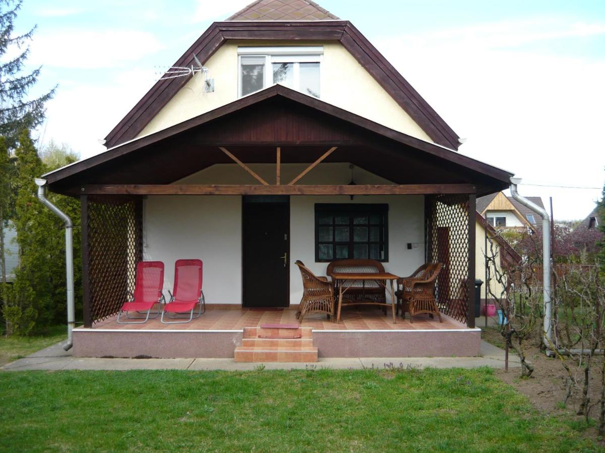 Holiday home Sellő Vendégház - Housity