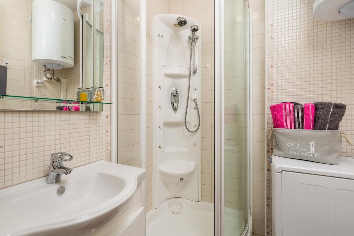 Apartment Maja Opatija with Free Private Parking and Lovely Sea View Terrace - Hizvo