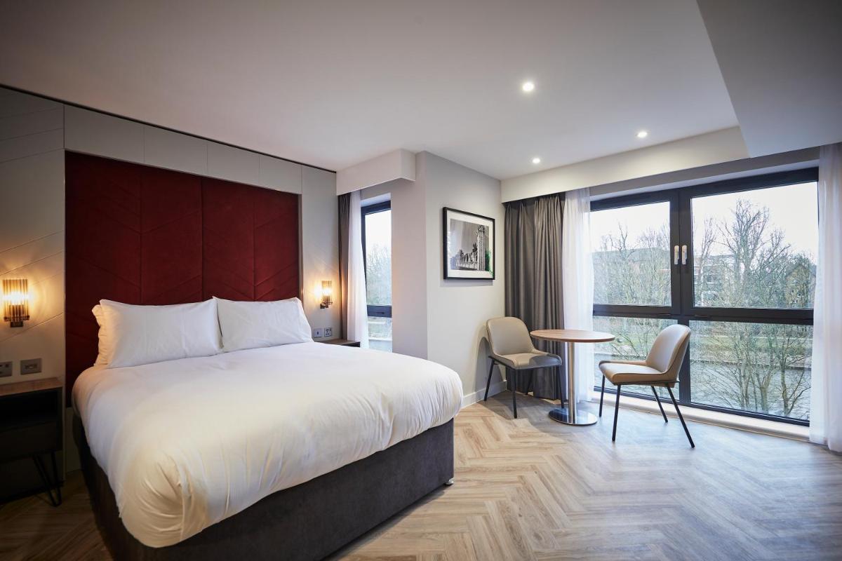 Roomzzz York City - Housity