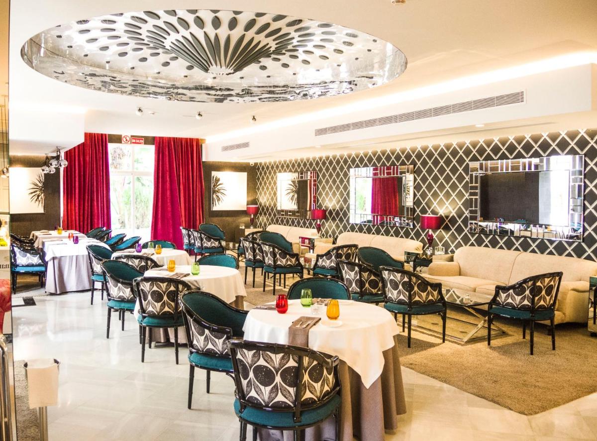 Aparthotel Monarque Sultán - Housity