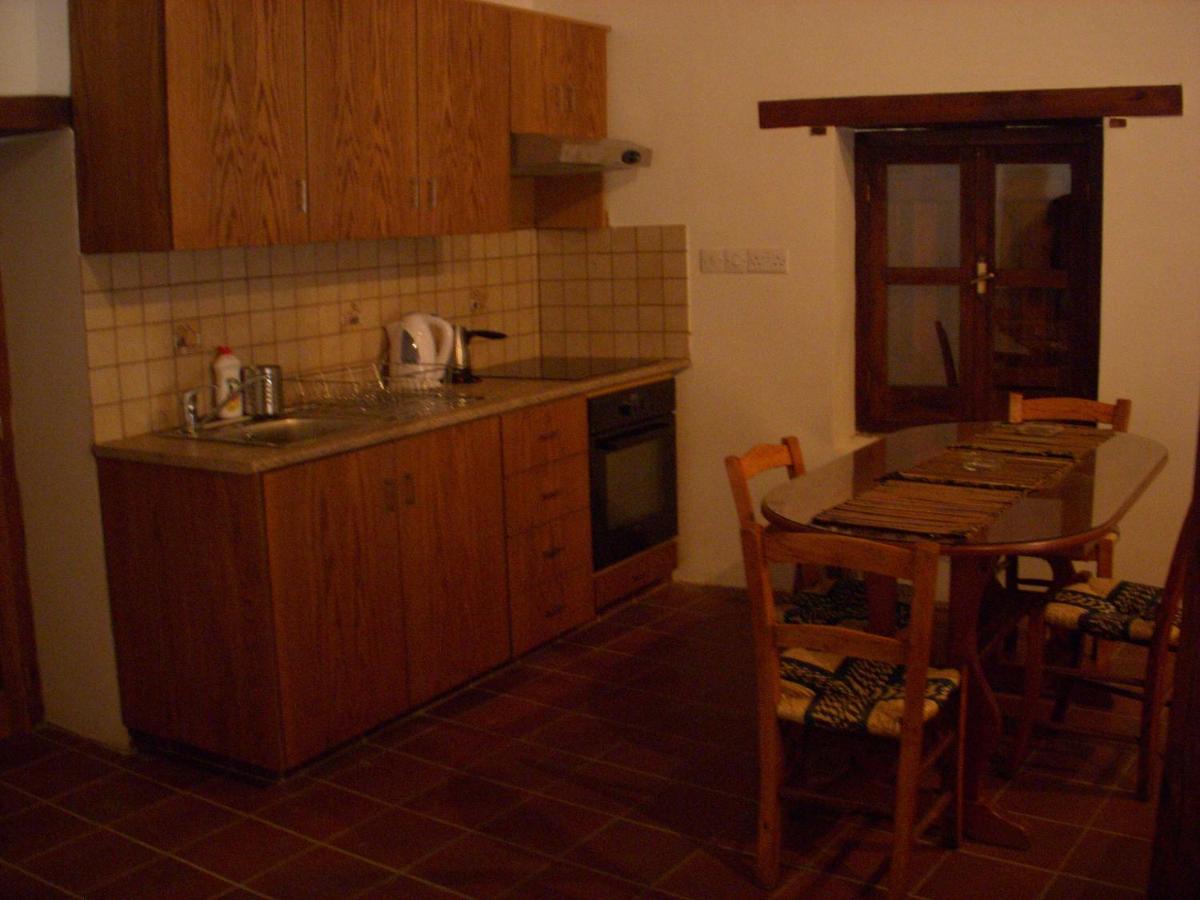 Patriko Traditional House - Housity
