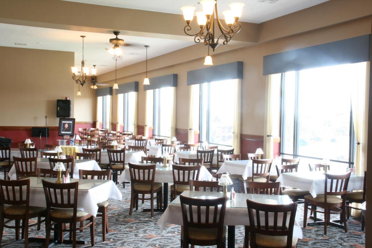 Grand Plaza Hotel Branson - Housity