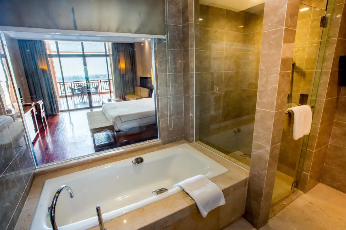 Landmark Mekong Riverside Hotel - Housity