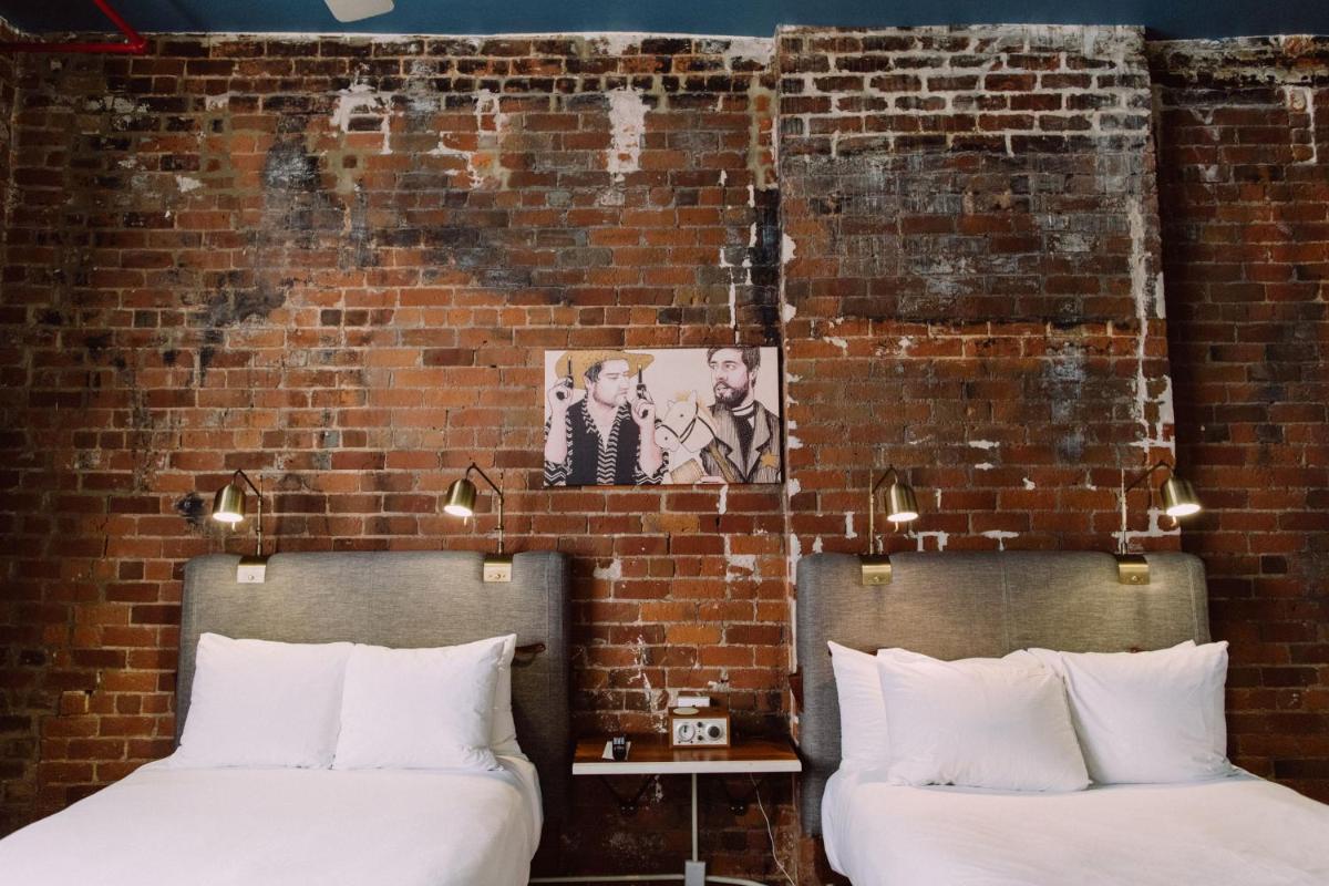 The Old No. 77 Hotel & Chandlery - Housity