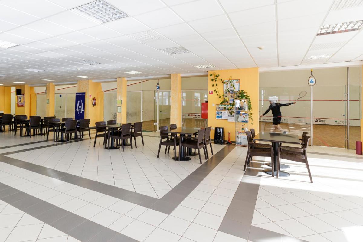 Invest Vendégház - Housity