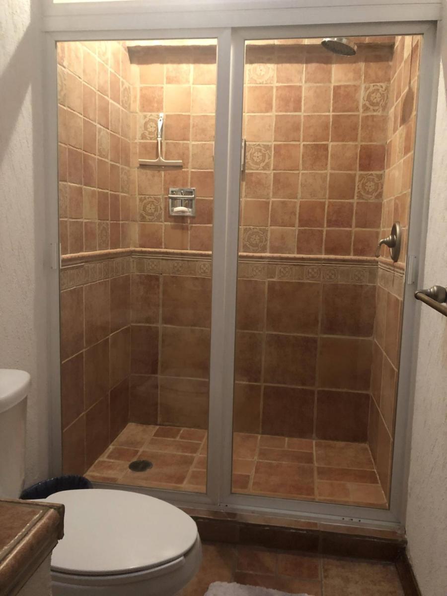 Habitaciones con baño privado disponibles - Housity