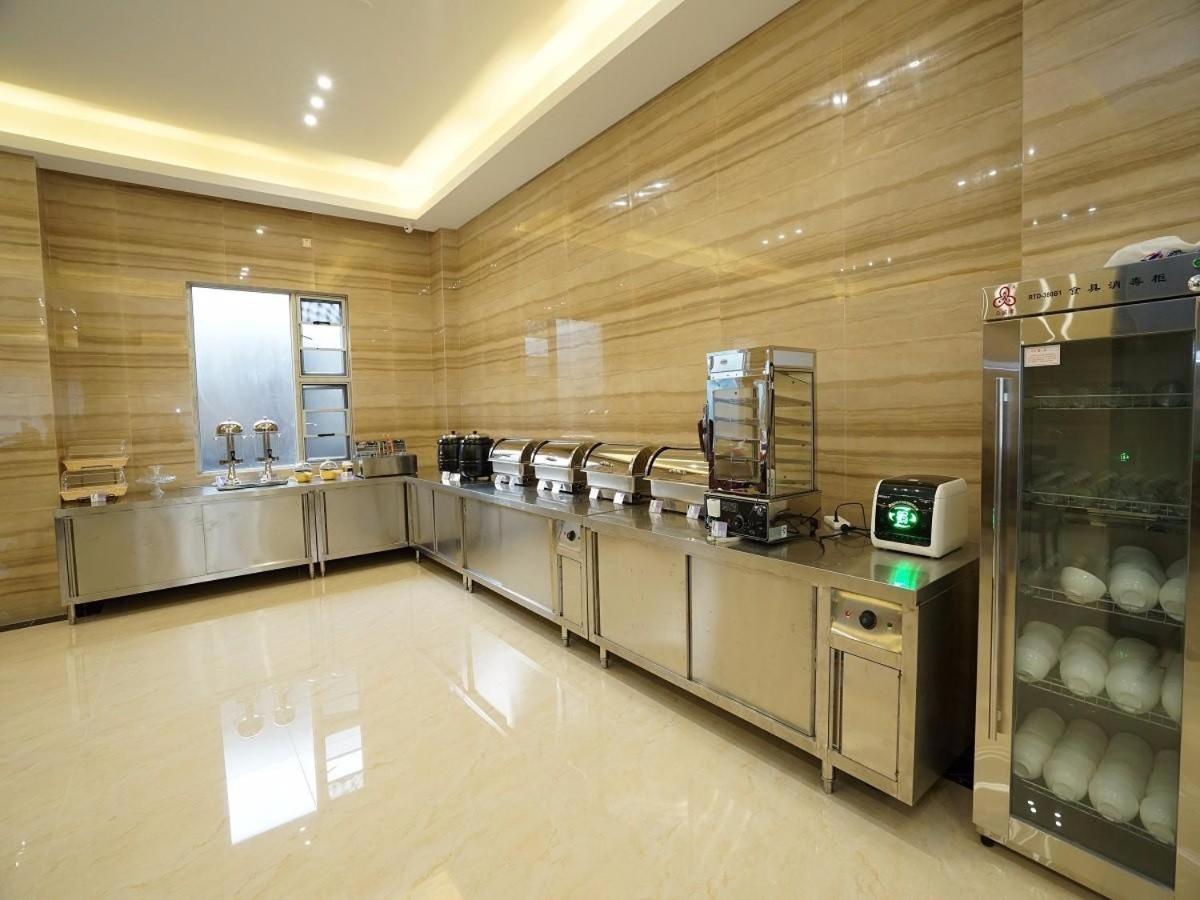 Lavande Hotel Qingyuan Flying Lake - Housity