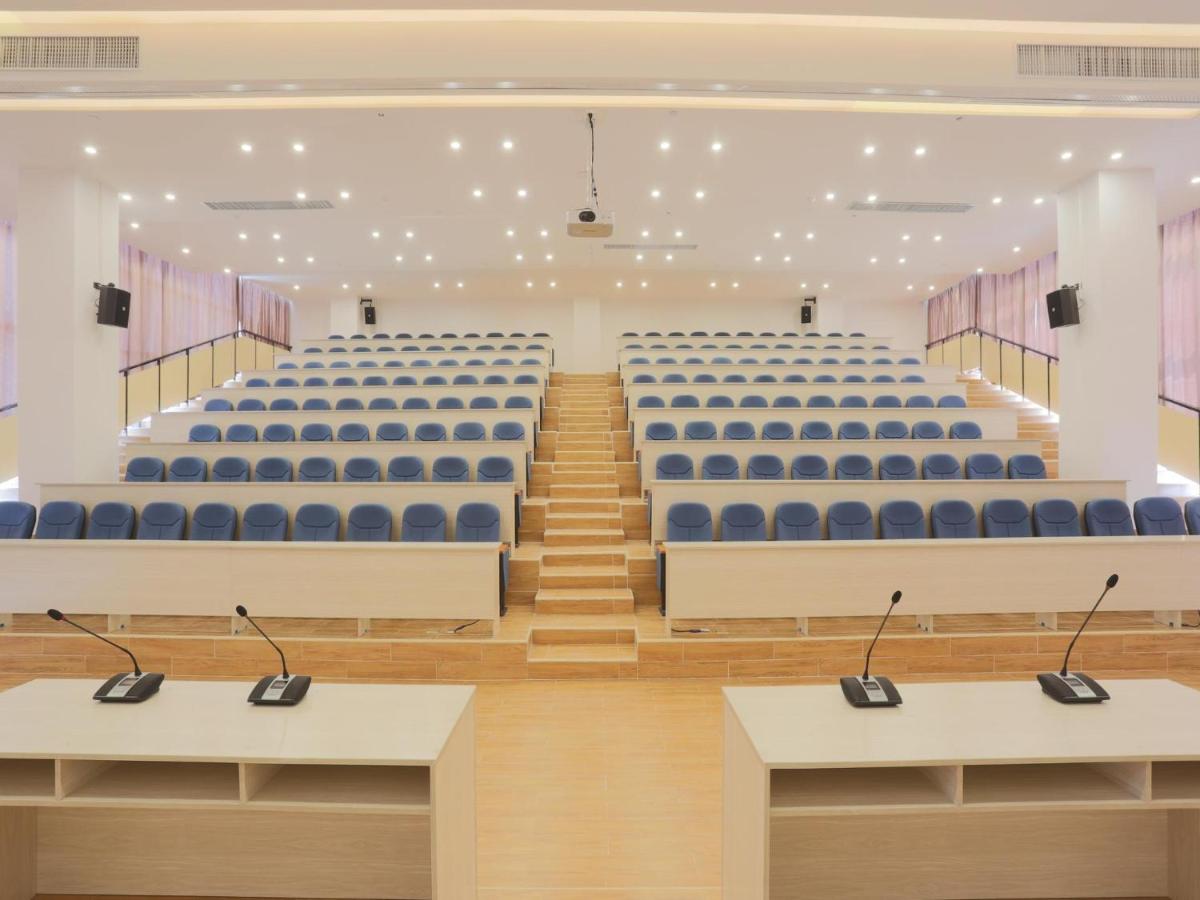 Lavande Hotel Dongguan Liaobu Center - Housity
