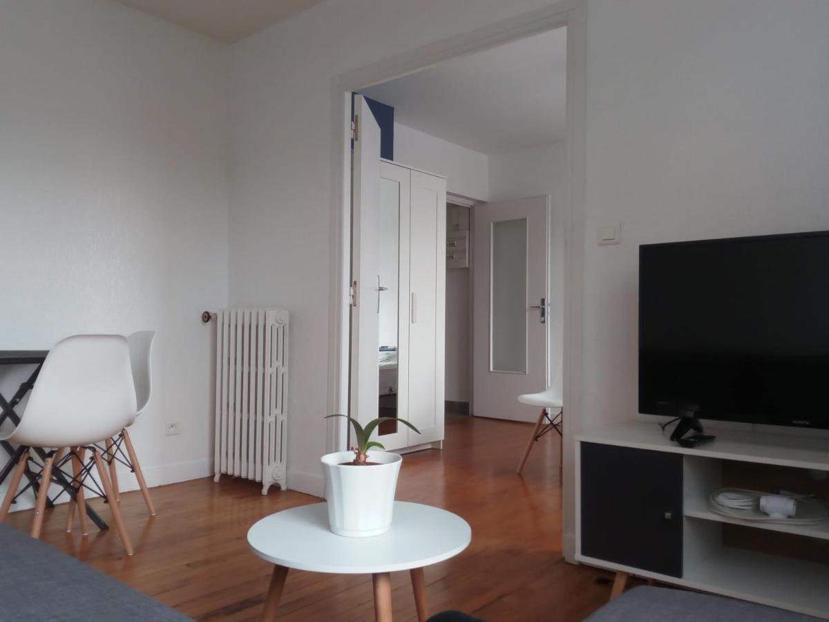 Charmant F2 avec vue, proche centre - Housity