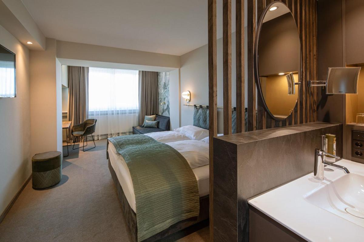 Parkhotel Schmid - Housity