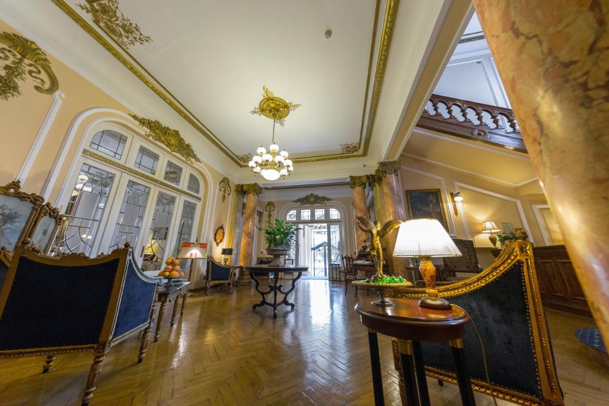 Grand Boutique Hotel - Housity