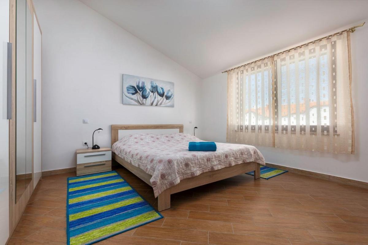 Suitetrails - Comfort apartments with pool for adults in Medulin