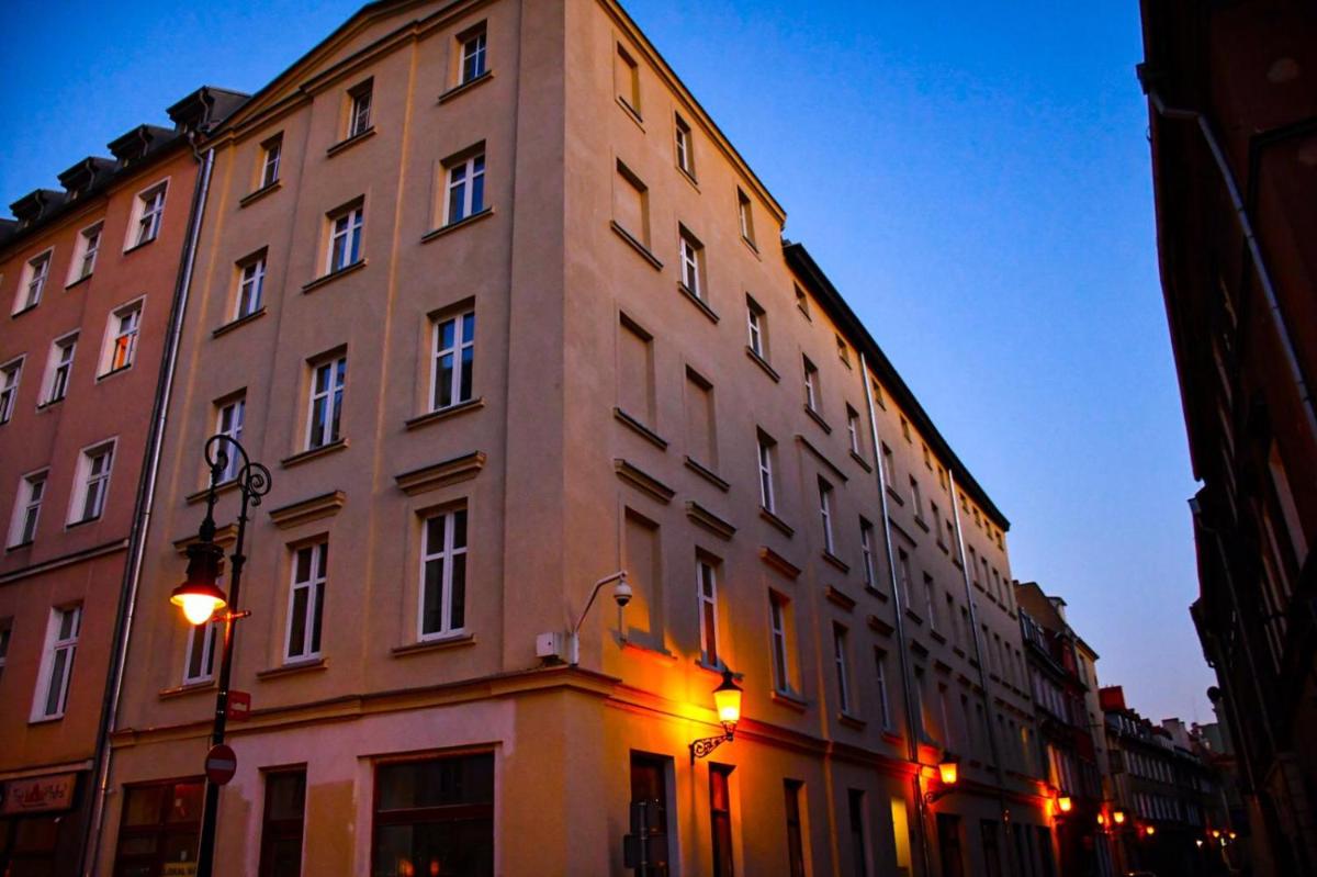 Old Town Mystery- - Housity