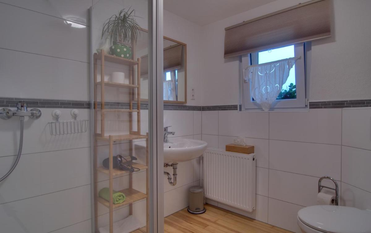 Zur grossen Tanne - Housity