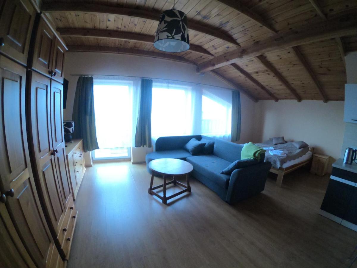 Akacjowy - Housity