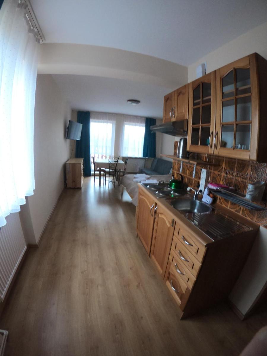 Akacjowy - Housity