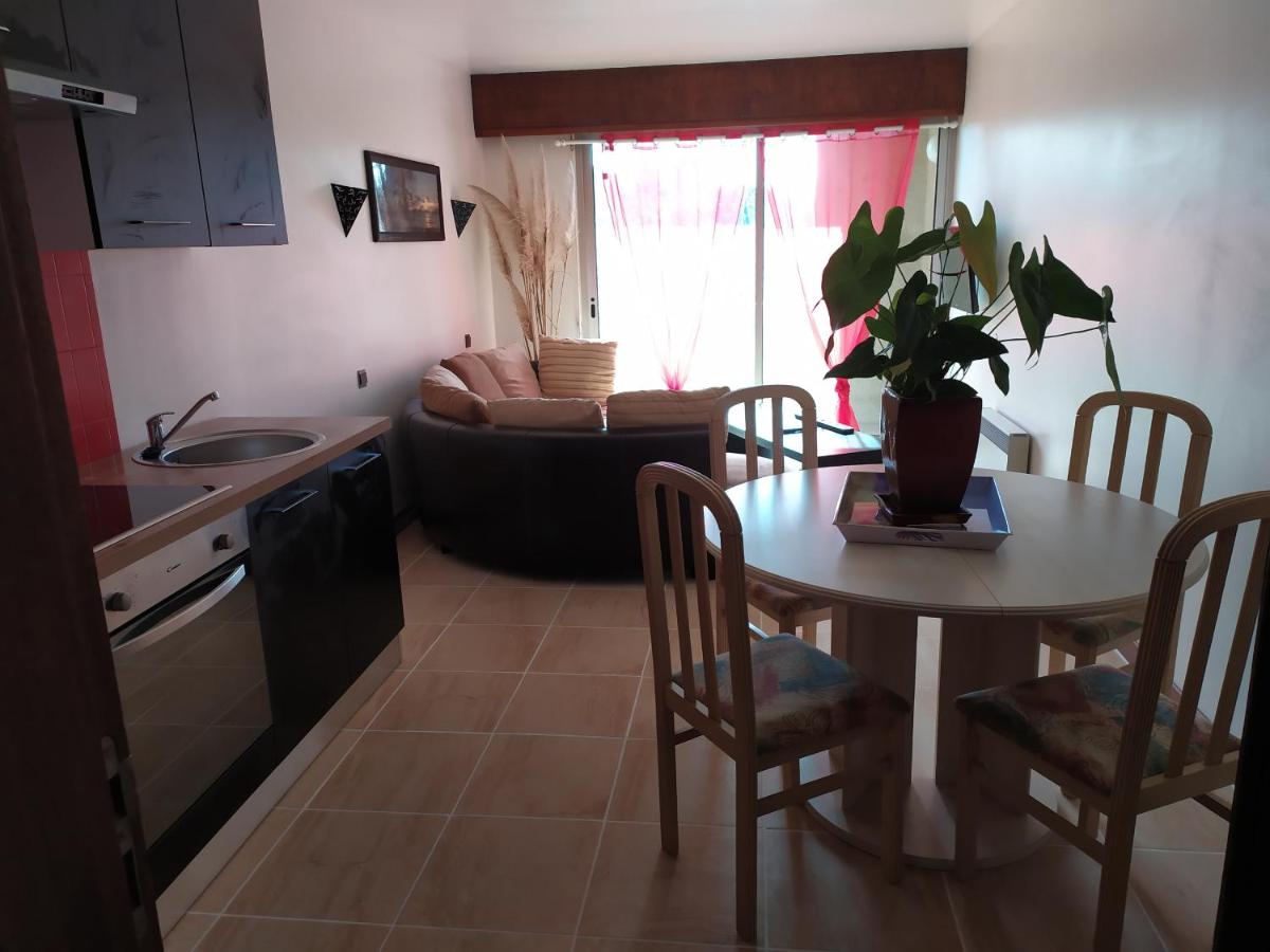 Suitetrails - 50M2 2 à 4 Pers TOUT CONFORT BALCONS JARDIN TERRASSE