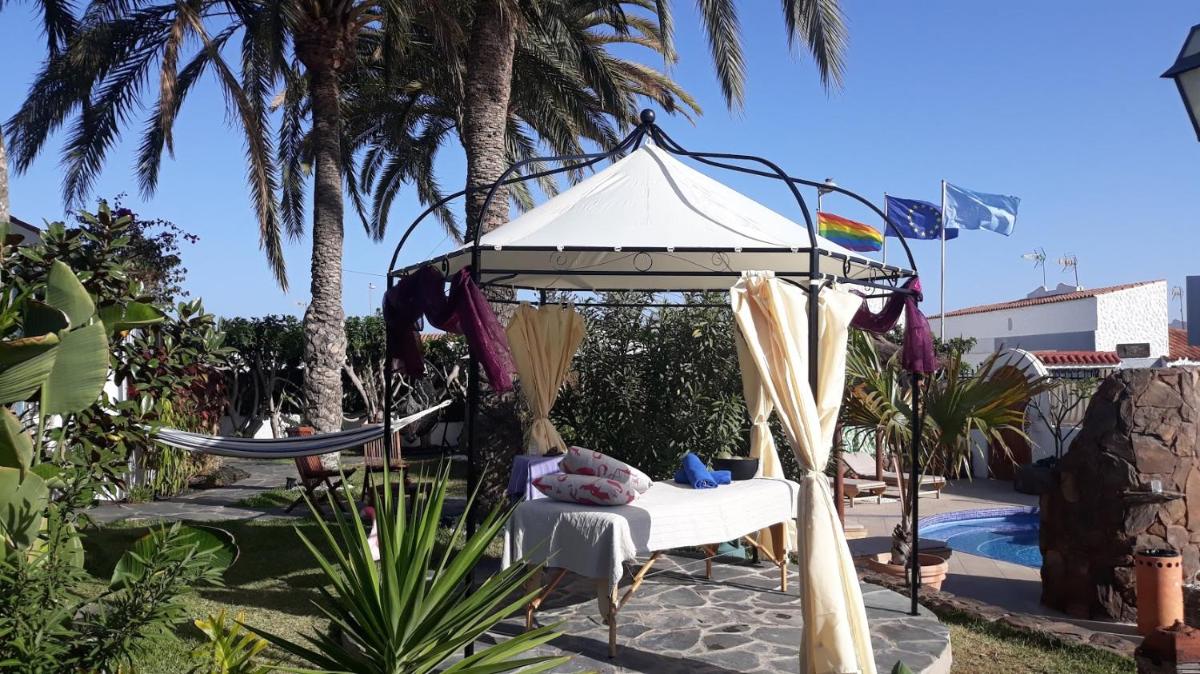 Piscina en o cerca de Birdcage Gay Men Resort and Lifestyle Hotel