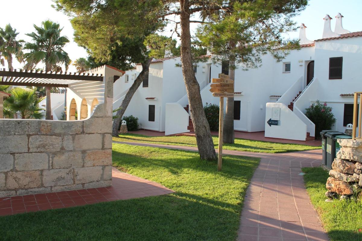 Jardín al aire libre en Apartaments Talayot