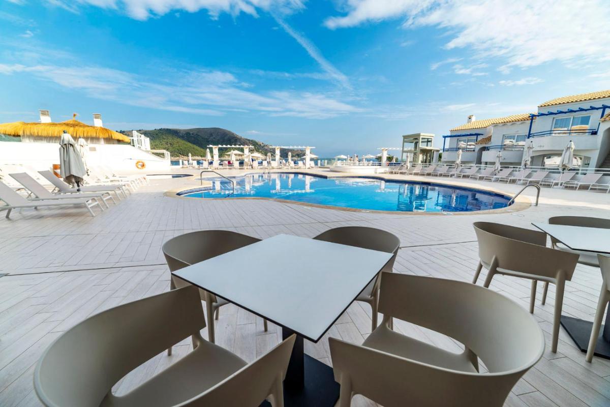 Piscina en o cerca de Parque Nereida Suites Hotel