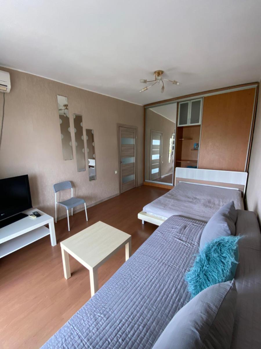 Suitetrails - Apartment on Chernomorskaya 2a
