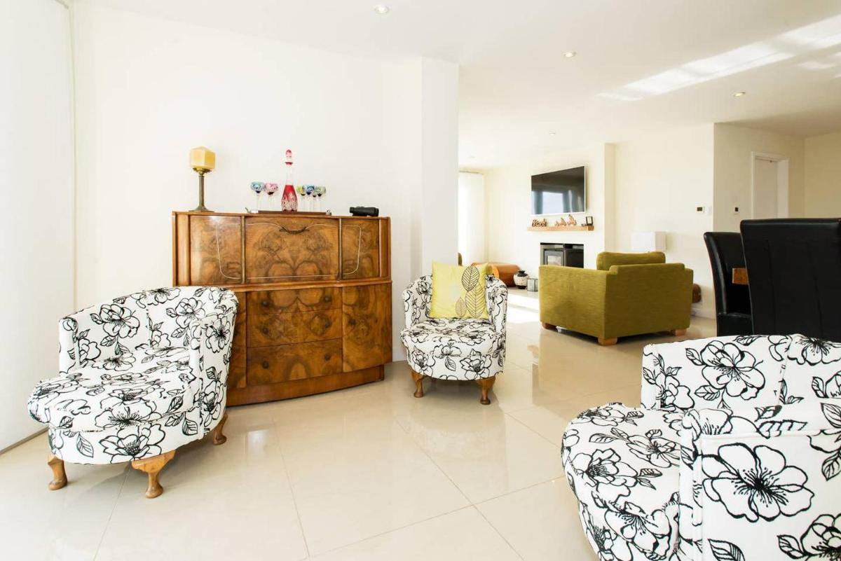 Bournemouth Beach & Sea Views - Housity
